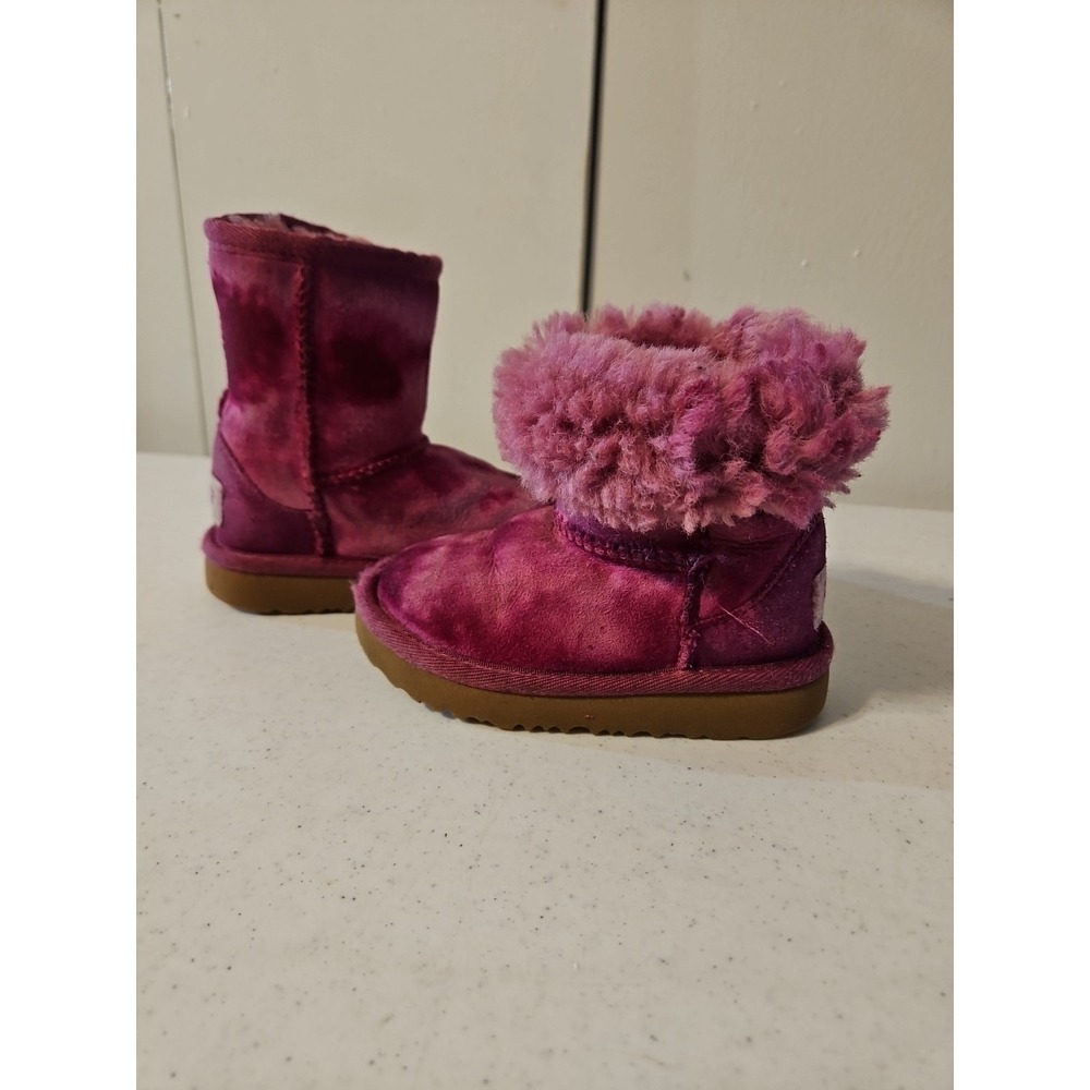 Ugg classic Fur Lined Baby Boots toddler size 6 Pink Sheepskin Baby Boots (S129